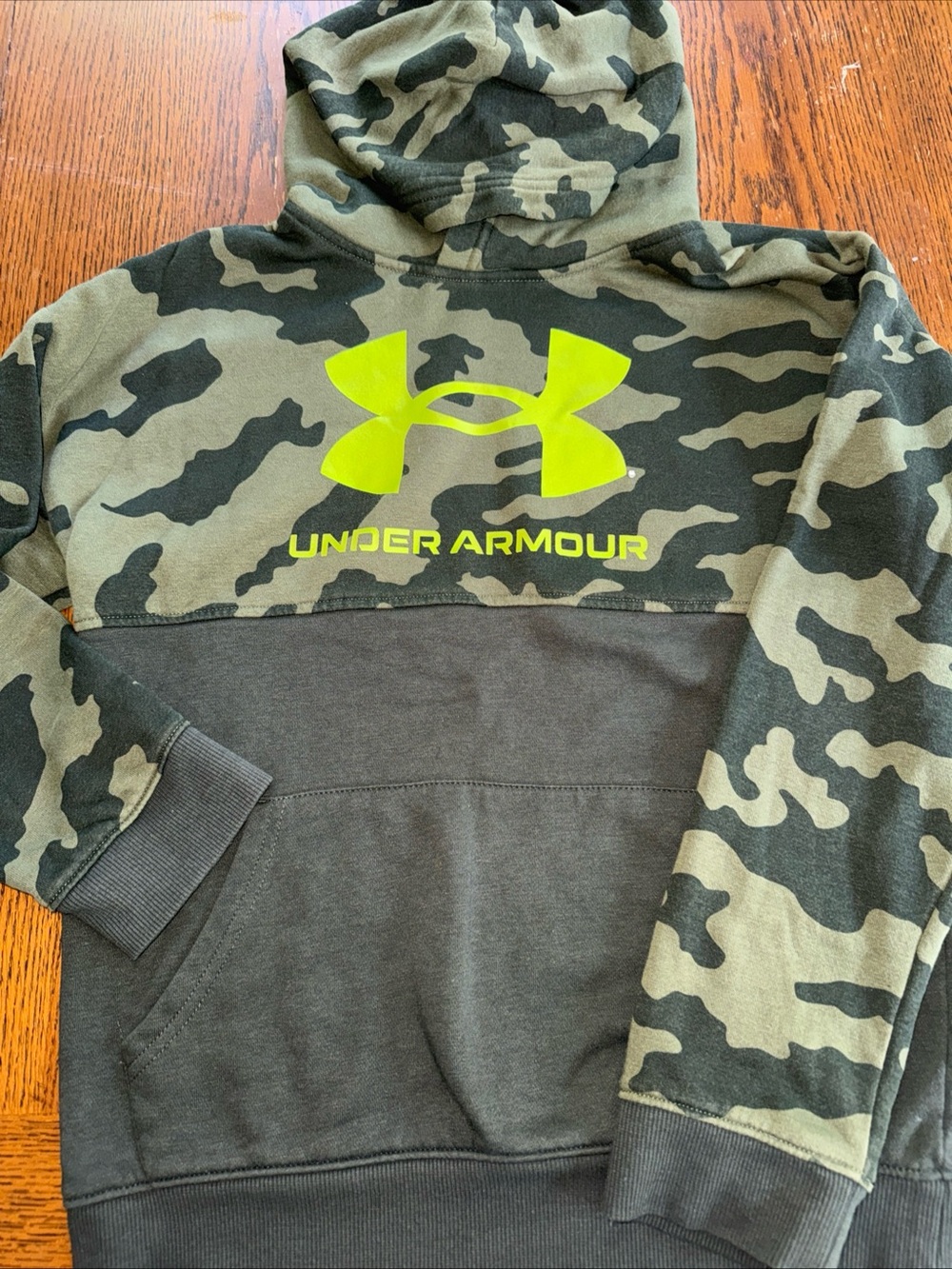 Under Armour Hoodie Boy's Youth XL Green Camouflage Sweatshirt  Logo